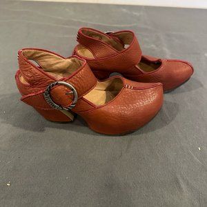 Platform Mary Jane Heel